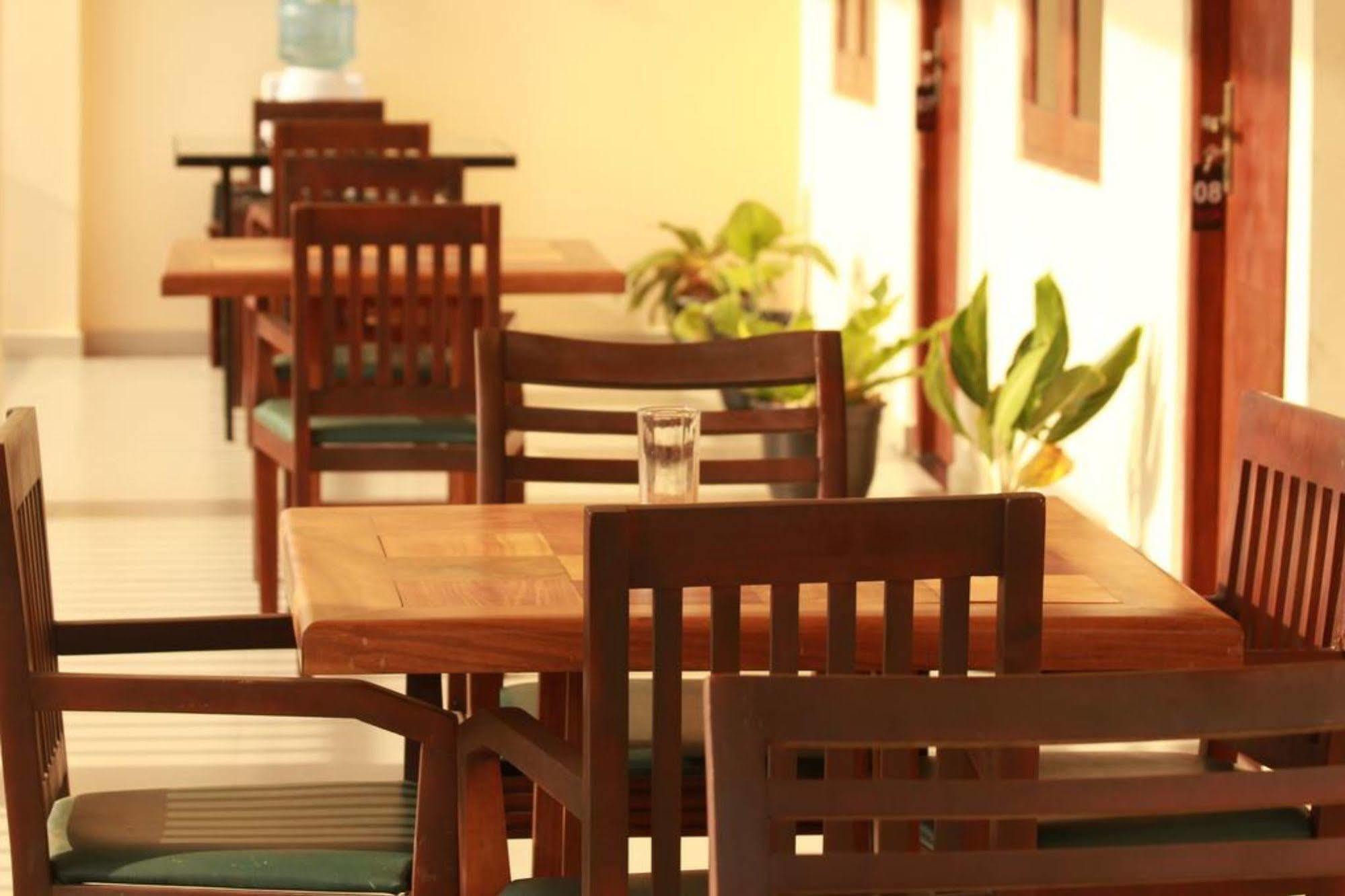 Pearl City Hotel 티사마하라마 외부 사진
