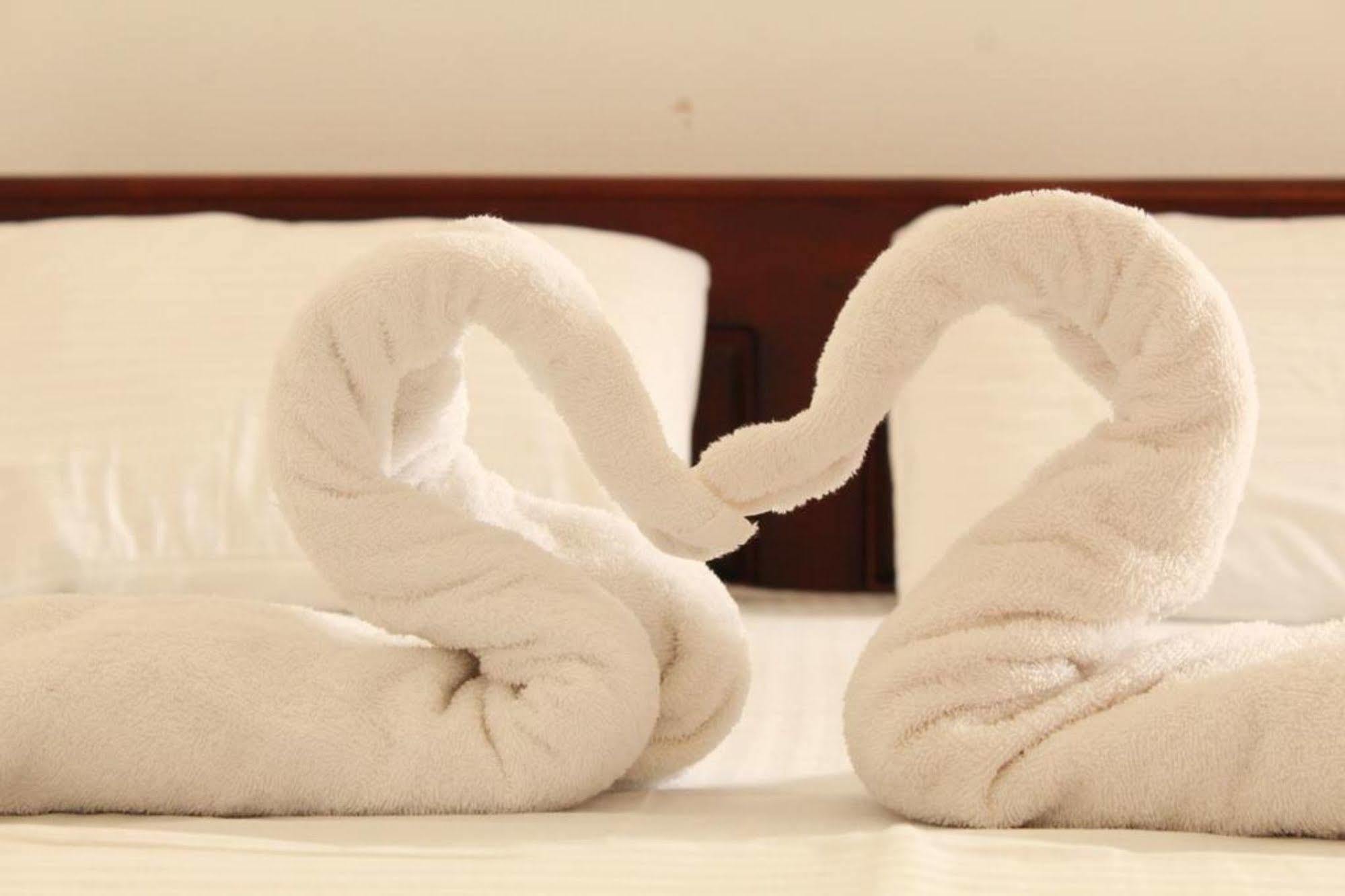 Pearl City Hotel 티사마하라마 외부 사진